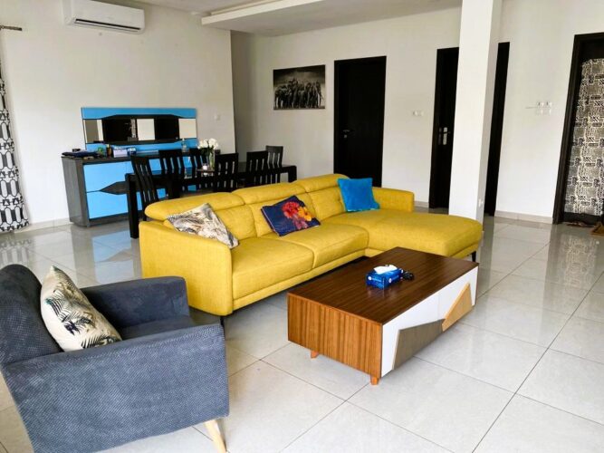 Appartement 3 chambres meublées Fidjrossè plage