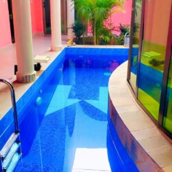 Belle villa meublée avec piscine à Fidjrossè