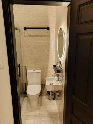 Entrée personnelle meublée Agla