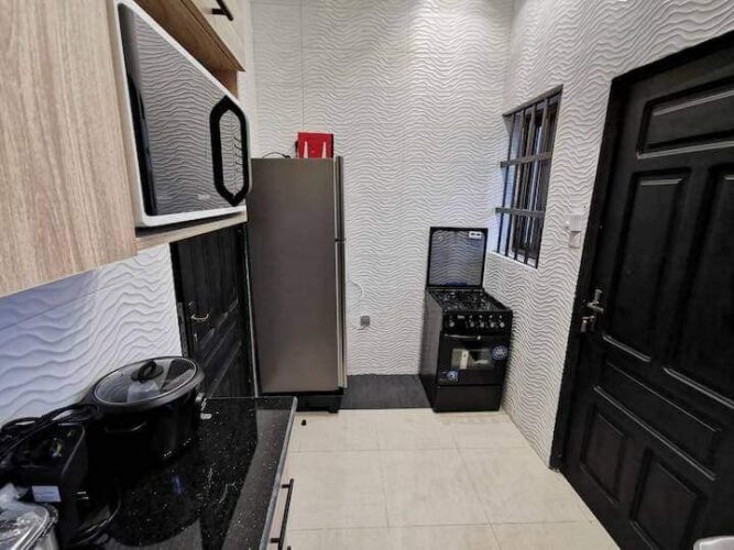 Entrée personnelle meublée Agla