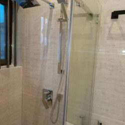 Entrée personnelle meublée Agla