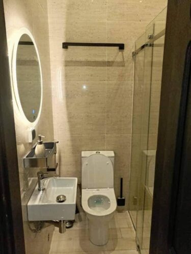 Entrée personnelle meublée Agla