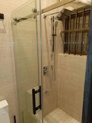 Entrée personnelle meublée Agla