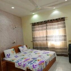 Nous mettons en location un joli studio meublé climatisé haut standing à Calavi zone proche d'Arconville. Le studio donne accès à une grande terrasse et dispose d'un Tv Canal +, Wifi.