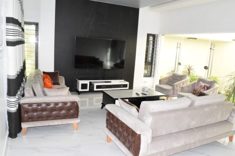 Luxueuse villa meublée Fidjrossè_8