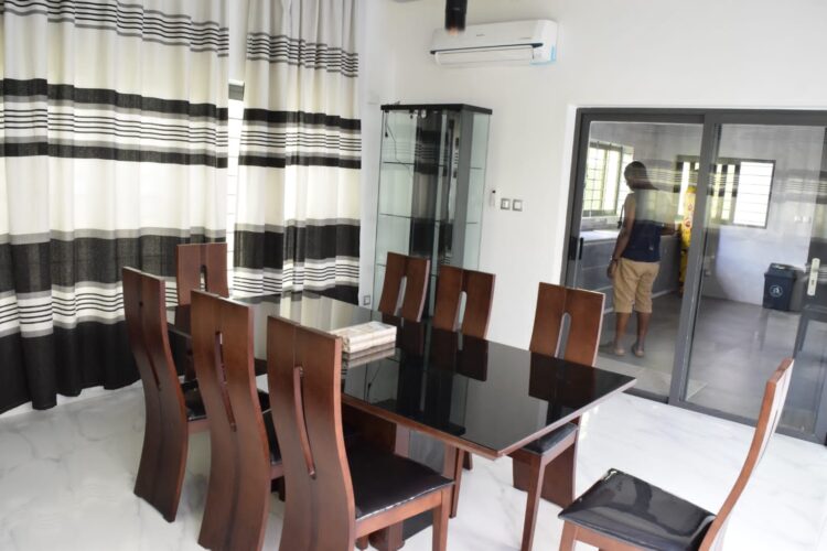 Luxueuse villa meublée Fidjrossè_8